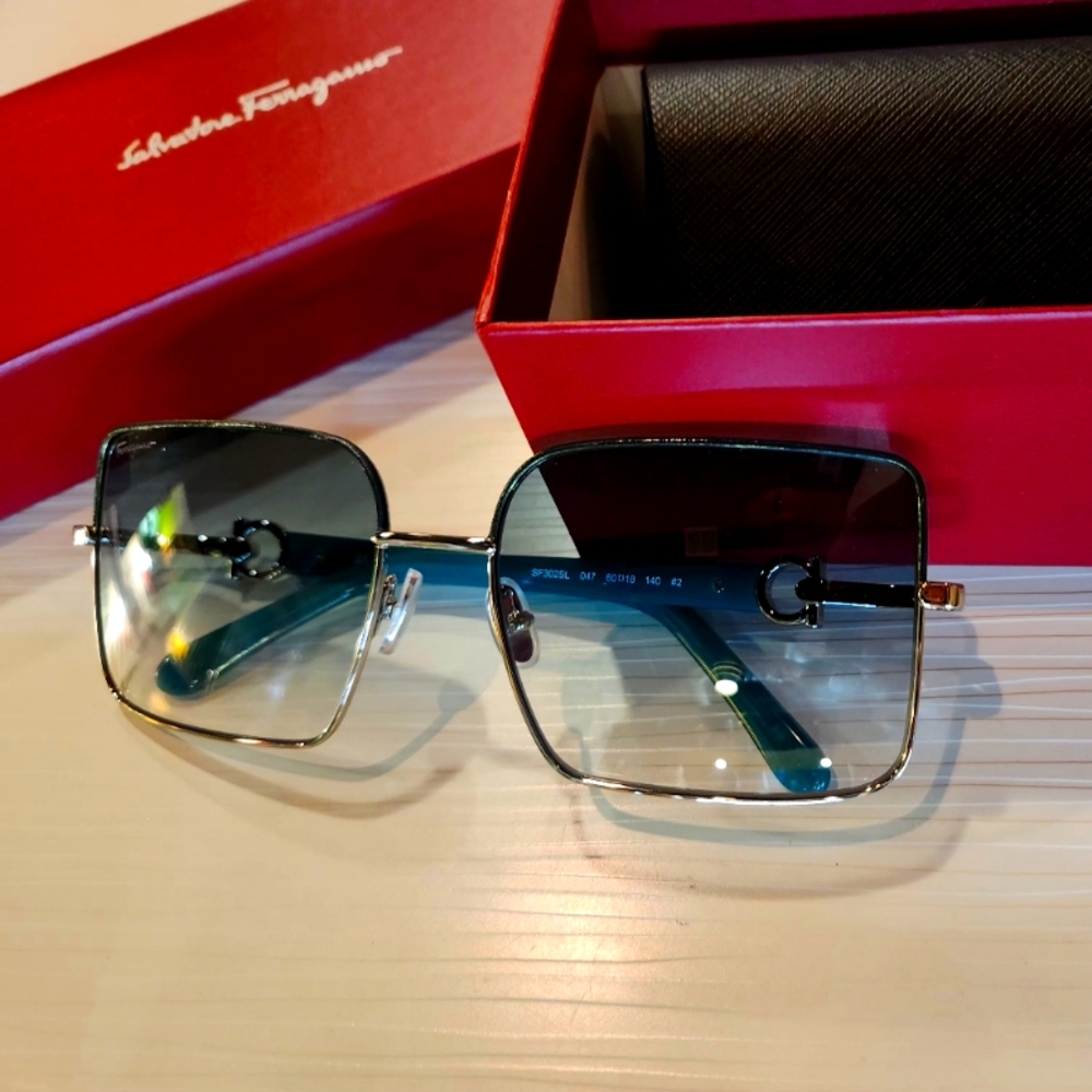 Ferragamo Sunglass